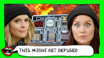 This Might Get - Episode 69 - KEEP TALKING AND NOBODY EXPLODES GAME with Grace Helbig & Mamrie...