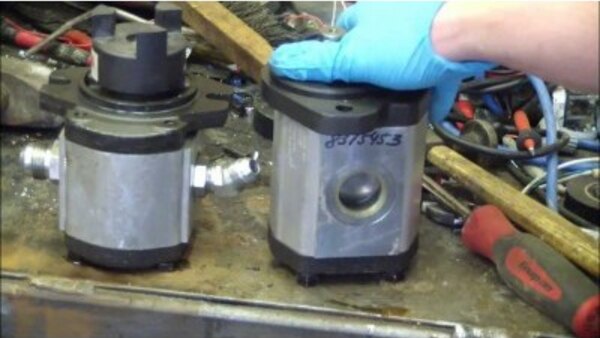 AvE - S2014E07 - How to determine hydraulic pump rotation, inlet and outlet orientation