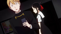 Kaguya-sama wa Kokurasetai: Tensai-tachi no Ren'ai Zunousen - Episode 9 - Kaguya Wants to Give a Gift / Chika Fujiwara Wants to Pay a Visit...