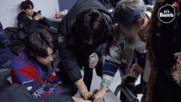 BANGTAN BOMB - S2019E88 - Snack time! @181225 SBS 가요대전