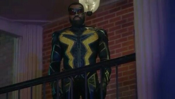 Black Lightning - S03E08 - The Book of Resistance: Chapter Three: The Battle of Franklin Terrace