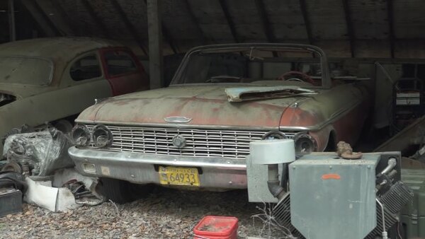 Barn Find Hunter - S04E12 - Rotary-powered Mazda RX-4, more Broncos, and a massive personal junkyard