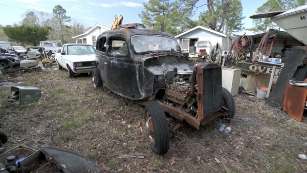 Barn Find Hunter - S05E08 - Tom breaks every barn find rule and still finds hidden treasure