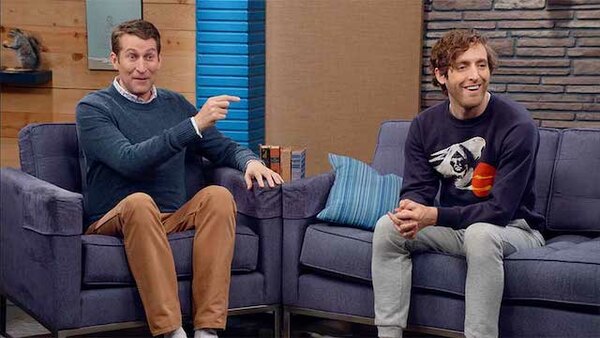 Comedy Bang! Bang! - S04E18 - Thomas Middleditch Wears an Enigmatic Sweatshirt and Sweatpants With Pockets