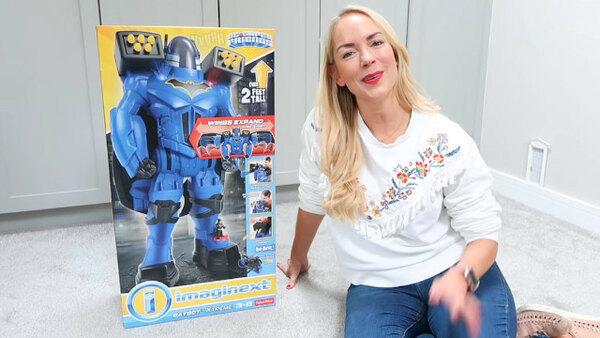 Emily Norris - S05E83 - UNBOXING & REVIEW OF THE FISHER PRICE BATBOT XTREME AD | EMILY NORRIS