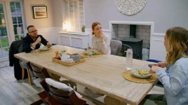 Stacey Dooley Sleeps Over Season 1 Episode 2