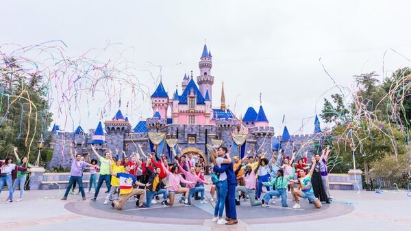 Disney's Fairy Tale Weddings - S02E03 - A Flashy Proposal