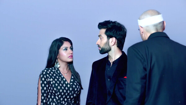 Ishqbaaz - S10E101 - Shivaay Meets Shukla