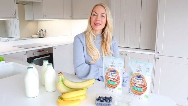 Emily Norris - S06E129 - PANCAKE HACKS & PANCAKE RECIPES | AD | EMILY NORRIS