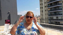 WEB DIVA TULLA LUANA - Episode 16 - Em desespero desce as escadas do Solarium do hotel em seus 3...