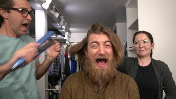 RL Sat Vlogs - S01E14 - Link Straightens Rhett's Hair