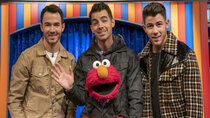 The Not-Too-Late Show with Elmo - Episode 2 - Jonas Brothers