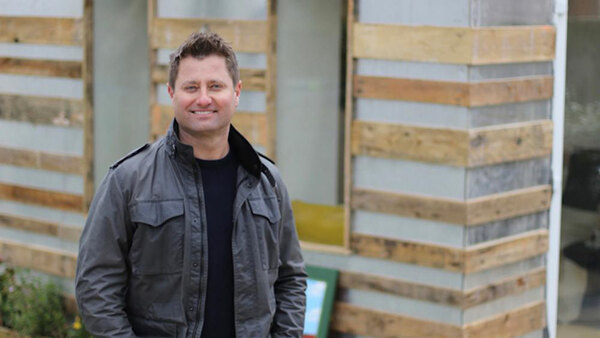 George Clarke's Amazing Spaces - S09E02 - Garage and Canal Barge