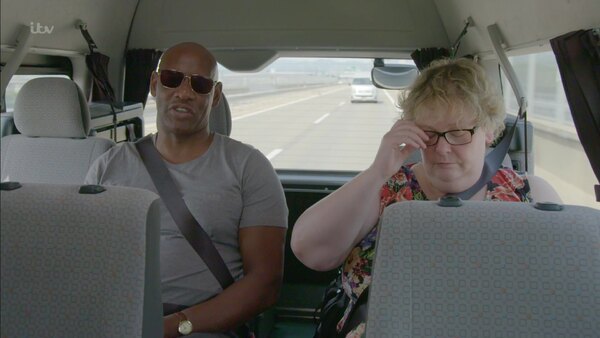 The Chasers Road Trip: Trains, Brains and Automobiles - S01E01 - USA