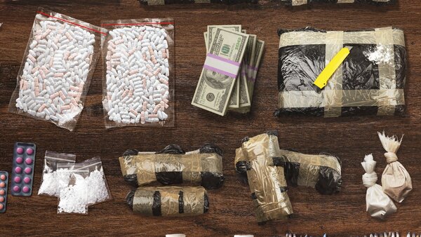 Contraband: Seized at the Border - S04E02 - Cocaine Chihuahua