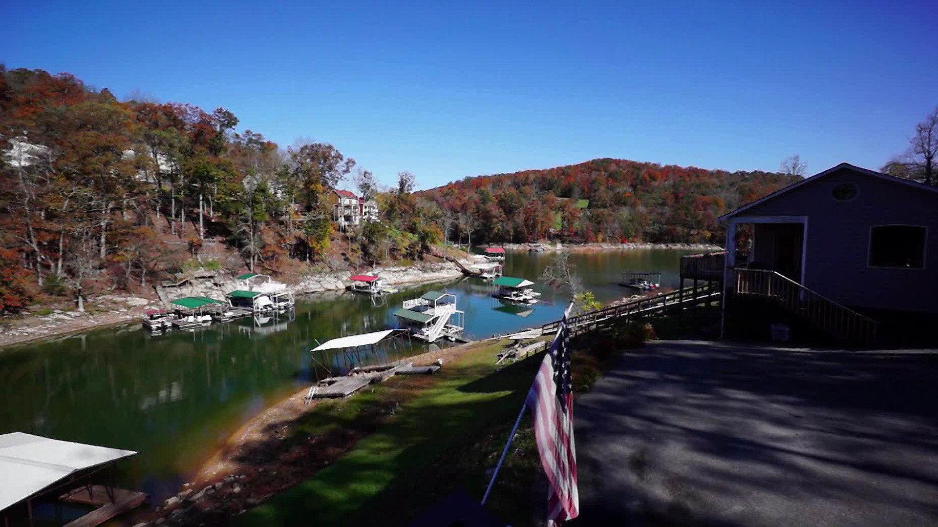 Lakefront Bargain Hunt Renovation (TV Series 2017 Now)