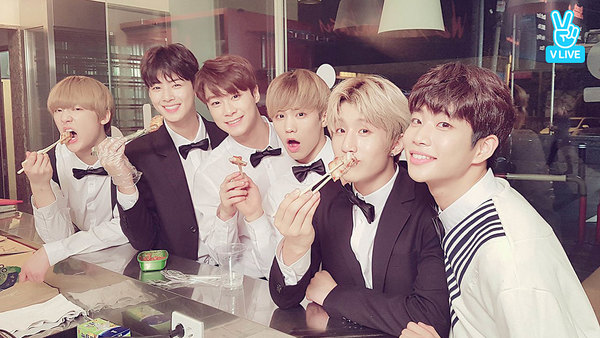 ASTRO vLive show - S2017E91 - 한양왔소