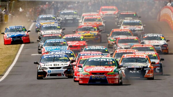 V8 Supercars Highlights Show - S2021E12 - Darwin Triple Crown Race 1 Highlights