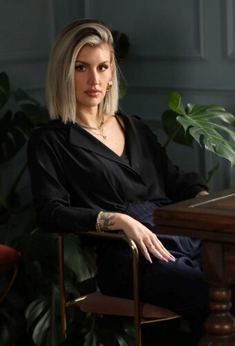 Serialously with Annie Elise