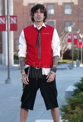 Tommy Lee Goes to College